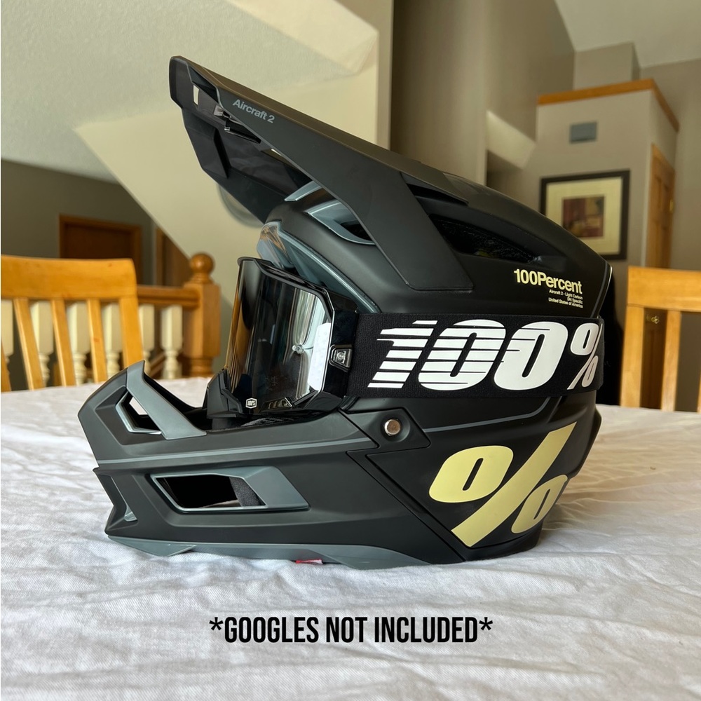 100% Aircraft 2 helmet